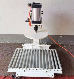 Machine de capsulage manuelle pneumatique pour fûts d'huile lubrifiante, fûts chimiques, seaux de peinture, seaux de liquide antigel et seaux en plastique - Product Image 6