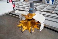 Routeur CNC 1331/1325/1530/2030/2040 pour le bois avec changeur d'outils ATC et scie de découpe pour le traitement des panneaux de bois