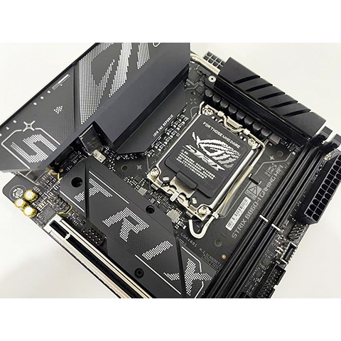 ASUS ROG STRIX B860i +intel 245k ASUS ROG STRIX B860-I GAMING WIFI