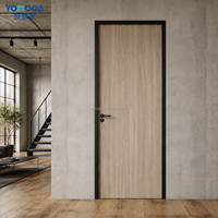 Porte intérieure en composite WPC couleur frêne clair avec design de bordure noire pour projets