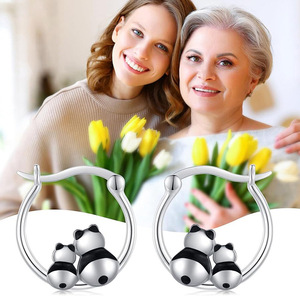 Orecchini a Cerchio Smaltati a Forma di Panda per Donne, Gioielli Delicati e Dolci per l'Uso Quotidiano - Product Image 6