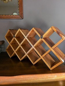 Étagère murale vintage en bois de style mid-century modern, organisateur à compartiments en losange croisés pour épices - Product Image 2