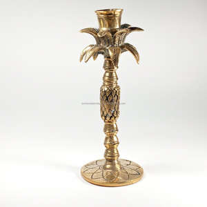 Bougeoir doré en laiton de luxe au design de cocotier, parfait pour les cadeaux de Noël et les bougies décoratives d'intérieur. - Product Image 1