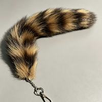 Direct usine Porte-clés et pendentif de sac en fausse queue de raton laveur 30 cm, duveteux, avec pompon et clip