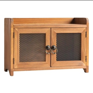 Gabinete de almacenamiento de escritorio de madera maciza con puertas de malla para tazas y cosméticos, organizador de pie de estilo retro - Product Image 2