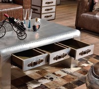 Table basse de style loft industriel rétro aviateur, en aluminium durable et luxueux, avec chaise pour salon