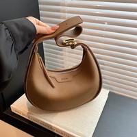 Sac demi-lune en PU avec fermeture éclair, sac à bandoulière croisé, doublure en polyester, sangle unique, détail de couture, idéal pour les trajets quotidiens