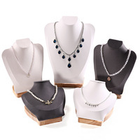 Sieraden Mannequin Ketting Display Buste Stand |   PU-leer massief houten onderstel 28 cm hoogte aanrechtsteun winkelruit