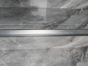 Protection d'angle d'<span class=keywords><strong>escalier</strong></span> en alliage d'aluminium en forme de L à bas prix, bande antidérapante pour la sécurité domestique des <span class=keywords><strong>marches</strong></span>, marque Yingxin, 40x20mm, 2.7m - Product Image 3