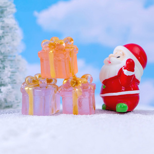 Miniaturas <span class=keywords><strong>de</strong></span> Cajas <span class=keywords><strong>de</strong></span> Regalo <span class=keywords><strong>de</strong></span> Navidad <span class=keywords><strong>de</strong></span> Resina Luminosa Figuras <span class=keywords><strong>que</strong></span> Brillan en la Oscuridad Adorno Artesanal <span class=keywords><strong>de</strong></span> Resina para Recuerdos <span class=keywords><strong>de</strong></span> Fiesta Rellenos <span class=keywords><strong>de</strong></span> Bolsas Decoración - Product Image 5