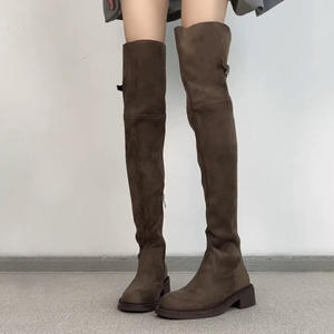 Version en cuir de vachette~Bottes Chelsea rétro en daim pour femme, montantes au-dessus du genou, polyvalentes, avec fermeture éclair latérale, semelle extérieure en caoutchouc, talon épais, coupe ajustée - Product Image 4