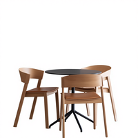 Chaises de restaurant empilables en bois de frêne de luxe léger et créatif avec dossier pour mobilier de restaurant extérieur tendance
