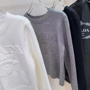 Maglione in Tessuto Arctic Fleece di Alta Qualità con Lavorazione 3D e Motivo a Lettere, Versatile e Anti-invecchiamento - Product Image 1