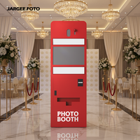 Machine de photomaton verticale compacte rouge avec appareil photo pour arcade, cinéma, centre commercial, impression instantanée 2K/4K en libre-service