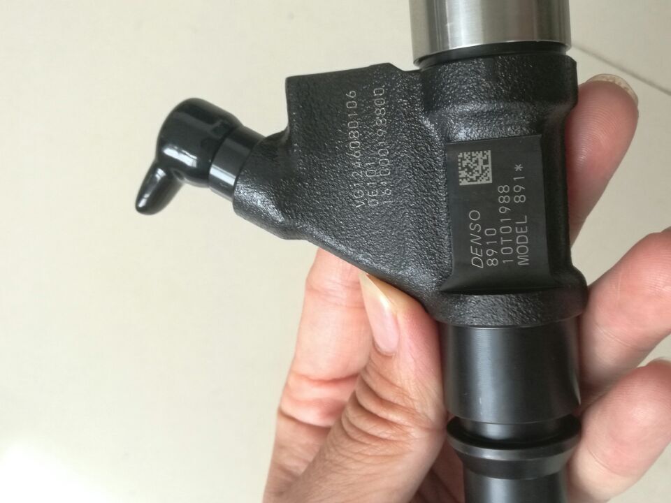 diesel fuel injector 095000-8910 VG1246080106 injector for sinotruck HOWO A7 common rail 095000-8910 VG1246080106