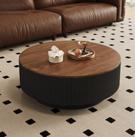Table basse de rangement ronde cannelée noire avec plateau en noyer foncé de style Mid-Century pour salon moderne, villa, hôtel