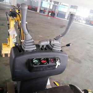 Mini-excavatrice tractable de 0,8 tonne, 1,5 tonne, 1 tonne, pour usage domestique, avec certification EPA CE OEM, mini-pelleuse R308, micro-excavatrice agricole - Product Image 3