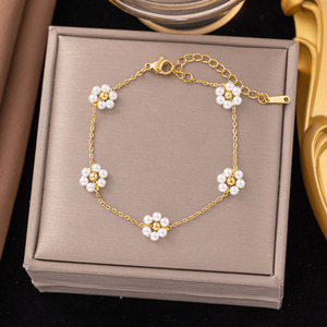 Schickes Elegantes 18k Vergoldetes Edelstahl Perlen-Gänseblümchen Blumen-Station Charms Ketten-Collier und Armband Schmuckset - Product Image 4