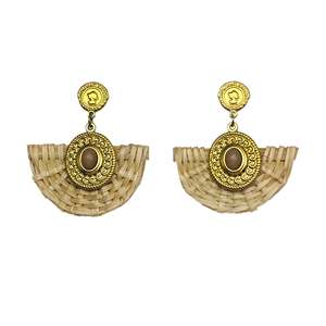 Pendientes Colgantes de Moda, Chapados en Oro PVD, Acero Inoxidable 316L, Diseño de Media Luna, Sostenibles y Resistentes - Product Image 1