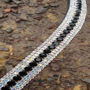 Banda Frontal para Caballo de Cuero de Alta Calidad con 5 Hileras de Cristales Negros y Transparentes en Todos los Tamaños Personalizados a Precio de Fábrica al por Mayor - Product Image 1