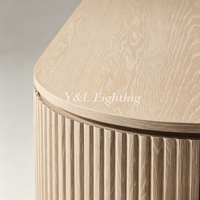 Table d'appoint cylindrique moderne en chêne massif, faite à la main, à cannelures et rainures, pour coin de canapé ou salon
