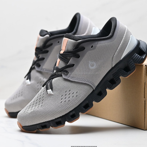 2025รองเท้าผ้าใบแฟชั่นดีไซน์ใหม่คุณภาพสูงสำหรับผู้ชายผู้หญิงรองเท้าวิ่งสวมใส่สบายสไตล์เดินหรูหรา - Product Image 5