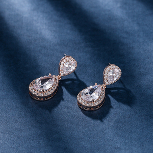 Nuovi Orecchini a Perno Weiman con Zirconia Cubica e Cristalli CZ, Trendy in Oro per Spose, Anniversari e Feste, Ottima Idea Regalo - Product Image 5