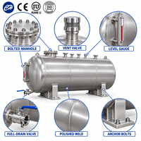 Ensemble de conteneur horizontal pour stockage d'hydrocarbures avec distributeurs de carburant doubles, tuyauterie intégrée et unité de protection contre les intempéries