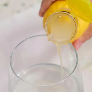 LM LM25235 Portable Lemon Juices Squeezer Plastic Lightweight <b>Reamer</b> Washable Manual Built-In Filter Home Travel - Product Image 6