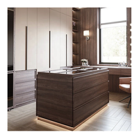 Armoire coulissante de luxe sur mesure en cuir pour chambre à coucher, grande armoire pour femmes avec miroir