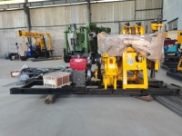 Machine de forage hydraulique légère pour le forage de puits d'eau et les études géologiques