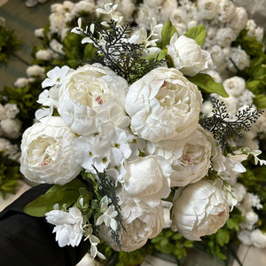 Ramo de Peonías de Seda Blanca Hechas a Mano, Flores Artificiales de Tacto Real para Bodas, Decoración del Hogar, Centro de Mesa para Fiestas Navideñas - Product Image 2