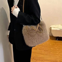 Sac carré tendance pour femme, élégant et polyvalent, sac à bandoulière en fausse fourrure de renard longue et moelleuse