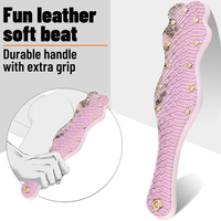Ensemble BDSM en cuir PU rose effet peau de serpent : Collier, menottes, bandeau, mousqueton, fouet – Jouets sexuels pour adultes, jeux de rôle pour couples GuiYe