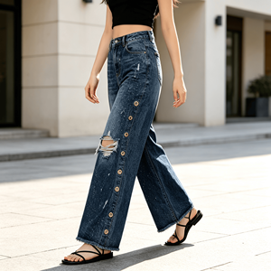 Jean déchiré taille haute à jambe large pour <span class=keywords><strong>femme</strong></span> avec œillets dorés et délavage acide intense - Product Image 4