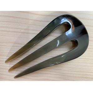 Pasador de Pelo de Cuerno de Búfalo Auténtico, Accesorio para el Cabello Hecho a Mano con Acabado Liso, Ideal para Peinados Elegantes - Product Image 1