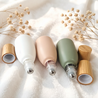Botol Roller Kaca Pastel Morandi Unik 12ml, Warna Putih Lembut, Pink, Hijau dengan Tutup Bambu Alami & Bola Baja Tahan Karat