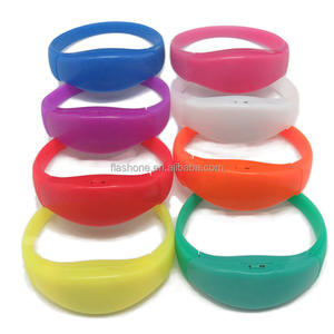 ध्वनि सक्रिय नेतृत्व ब्रेसलेट कस्टम लोगो प्रकाश द्वारा पार्टियों के खेल आयोजन के लिए ब्रेसलेट रिस्टबैंड - Product Image 6