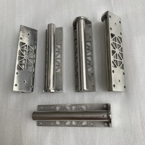 Abrazadera de sillín de bicicleta de aleación de titanio ligera Grado 5 Ti6Al4V impresa en 3D con soporte para ciclocomputador mediante fabricación aditiva - Product Image 6