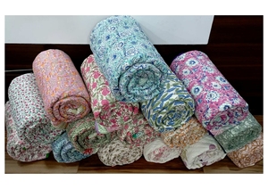 Edredón de Algodón Estampado a Mano de la Mejor Calidad, Diseño Floral, Hecho a Mano, para Cama Doble, Uso Doméstico para Todas las Estaciones - Product Image 4
