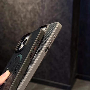 Custodia in fibra di carbonio <span class=keywords><strong>oro</strong></span> titanio per <span class=keywords><strong>iPhone</strong></span> 16 15 <span class=keywords><strong>Pro</strong></span> <span class=keywords><strong>Max</strong></span> 14 13 16Plus ricarica Wireless magnetica con cavalletto antiurto - Product Image 2