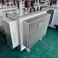 Transformateur immergé dans l'huile haute capacité 400kVA 3 phases 220V entrée et 440V sortie 15kV forme de bobine de puissance et de redresseur