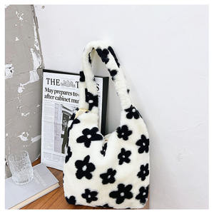 ファッションINSヴィンテージフラワーホーボーファジー黒人女性ぬいぐるみホワイトファーリー財布かわいいぬいぐるみカジュアルスウィートファー脇の下ショルダーハンドバッグ - Product Image 3