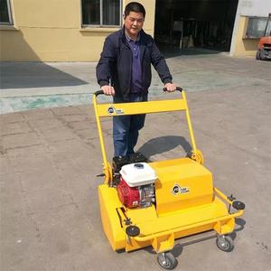 <span class=keywords><strong>Balayeuse</strong></span> à <span class=keywords><strong>gazon</strong></span> artificiel motorisée C9 5,5 CV et 800 mm, <span class=keywords><strong>balayeuse</strong></span> à <span class=keywords><strong>gazon</strong></span> synthétique - Product Image 5