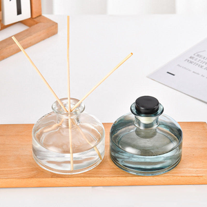 Nuevo Difusor de Aromas de Vidrio Cuadrado de Lujo de 310 ml con Serigrafía y Extremo de Fácil Apertura para Fragancia del Hogar - Product Image 1