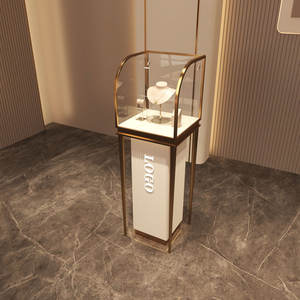 Vitrina Vertical de Metal con Marco Negro y Estantes de Vidrio para Joyería, Exhibición para Tiendas y Centros Comerciales, Ideal para Joyerías de Lujo - Product Image 4