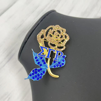 Broches de mode grecques en émail avec lettres Sigma Gamma, ornées de cristaux et de fleurs roses, pour femmes, bijoux de mariage