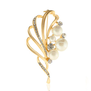 Luxury Alloy Gold Plated Rhinestone Flower <b>Brooch</b> Trendy Engagement Wedding Party Gift High Quality <b>Pins</b> - Product Image 1