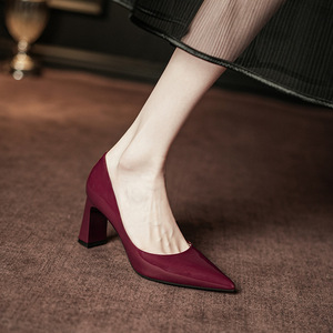 7777A Pointed Toe <b>Block</b> Heel Pumps Patent Leather High Heel Office Shoes Women Solid Color Fashion Trend - Product Image 4