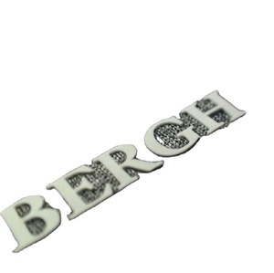 Impression de logo de marque en relief, étiquettes de vêtements en silicone haute densité, logo 3D en caoutchouc, transferts thermiques en silicone - Product Image 1